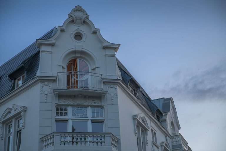 Historische Altbauvilla in Düsseldorf-Oberkassel zur Blauen Stunde